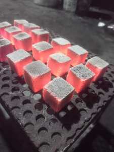 Disfrute del shisha con los Coco Cubes, producidos a partir de carbón vegetal de cáscara de coco real, fabricado a máquina. - Product Image 5