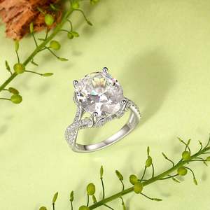 Bague de fiançailles Jeulia Leaf Twist ovale en moissanite, argent sterling plaqué rhodium - Product Image 4
