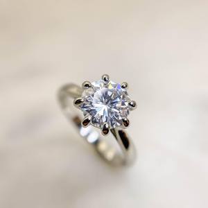 Anillo de compromiso de moissanita de corte redondo de 6,5mm | Solitario de botón de oro de 8 puntas | Plata 925 o oro sólido de 10K 14K 18K - Product Image 1