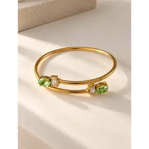 Brazalete de Moda con Diseño Cruzado - Product Image 3