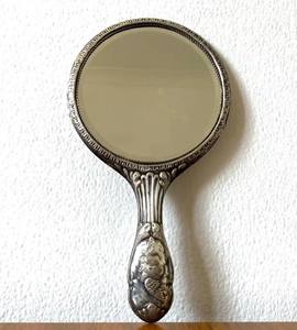 Espejo de Mano Antiguo de Plata de Ley Estilo Art Nouveau: Ángeles de Reynolds - Product Image 4