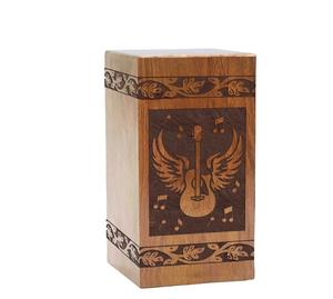 Urna de guitarra personalizada para restos humanos Un tributo significativo a un amante de la música Caja conmemorativa de recuerdo de cenizas grabada personalizada - Product Image 3
