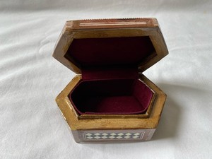 Boîte à bijoux en nacre avec de superbes motifs, parfaite pour les marchands de beauté en gros - Product Image 4