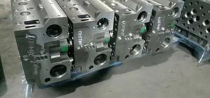 Culata de bloque de <span class=keywords><strong>motor</strong></span> Z402 Z602 Z482 ZB600 D722 D782 D750 D1102 D1005 para repuestos de <span class=keywords><strong>motor</strong></span> Kubota - Product Image 3