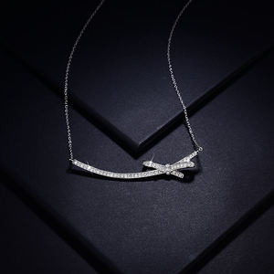 Collar de Joyería Fina con Colgante de Moissanita VVS de Plata de Ley 925 con Diseño de Moño Sonriente de Moda de Black Pearl Jewels para Mujer - Product Image 4