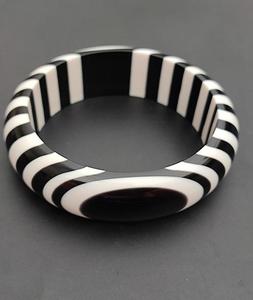 Brazalete de Hueso Vintage Hecho a Mano, Ecológico, para Mujer, Estilo Religioso, Joyería de Cuerno, Perlas y Diamantes para Bodas - Product Image 1