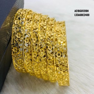 Ensemble de bracelets plaqués or de conception d'or. - Product Image 3