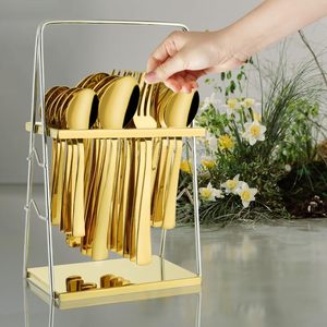 Ensemble de couverts dorés modernes en acier inoxydable de haute qualité offrant un attrait gastronomique raffiné - Product Image 2