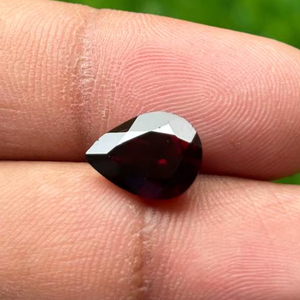 Piedra cortada de pera facetada granate rojo Natural de alta calidad para la fabricación de joyas gema suelta calibrada directa de la India - Product Image 4