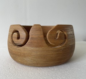 Cuenco de hilo de madera hecho a mano, soporte de ganchillo para tejer, cuenco de almacenamiento de hilo ligero portátil, madera Natural para entusiastas de la artesanía DIY - Product Image 2