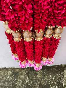 มาลัยดอกมะลิและดอกกุหลาบพร้อมลูกปัดสีทองฉากหลังเวทีแต่งงานหรูหราตกแต่งกลางแจ้งสำหรับงานเฉลิมฉลองของขวัญขึ้นบ้านใหม่ - Product Image 4