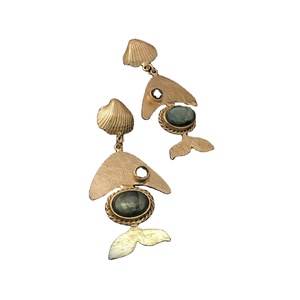 Boucles d'oreilles élégantes en pierres précieuses labradorite plaquées or Design coquillage et poisson SKU7023 - Product Image 1