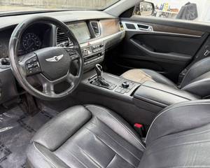 Precio bajo Hyundai Genesis 3 2015. Auto usado de 8 L en venta - Product Image 2