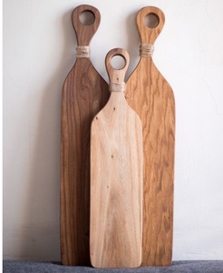 Planche à découper en bois antibactérienne avec une finition naturelle assurant une préparation alimentaire sûre et hygiénique pour les familles - Product Image 1