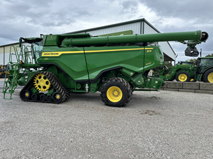 Moissonneuse-batteuse John Deere X9 1000 abordable et durable, robuste pour le blé, le maïs, le riz et autres cultures de champ. Achetez maintenant. - Product Image 6