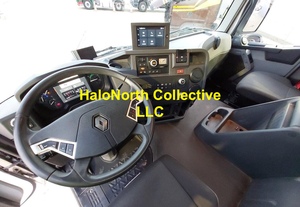 Camions bennes d'occasion Renault C440 Tipper 8X4 à transmission automatique, moteur diesel, conduite à gauche, Euro 6, avec grue de chargement - Product Image 2