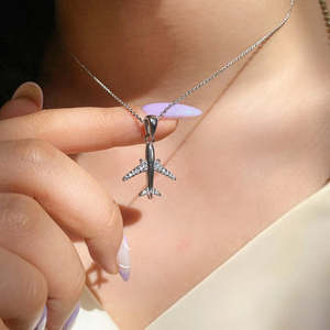 จี้รูปเครื่องบิน Hallmark Dream Flight ชุบทอง ทำจากโลหะผสมสังกะสี ประดับด้วยเพชรซิร์คอน วัสดุหลักเป็นเงิน เหมาะสำหรับเป็นของขวัญ - Product Image 4