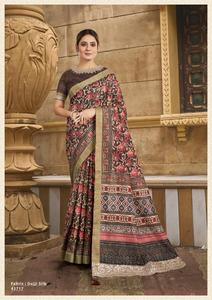 Sari Tradicional Festivo de Seda Gajji de Primera Calidad con Lentejuelas y Adornos Hechos a Mano con Borlas en el Pallu - Product Image 2