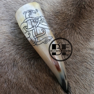 El mayorista de exportaciones descaradas ofrece logotipo personalizado tallado cuerno de buey natural único religioso vikingo bebiendo cuerno animal personalizable - Product Image 1