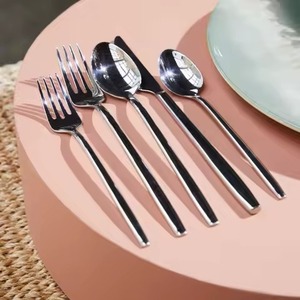 Ensemble de couverts en acier inoxydable plaqué or avec long manche rond pour cuillère et fourchette - Product Image 4