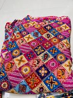 Tissu en crêpe de soie de qualité supérieure, léger et doux, idéal pour les robes, les saris, les kurtis et la création de mode.