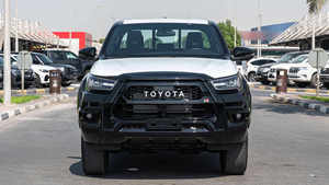 VOITURE D'OCCASION EN BON ÉTAT - TOYOTA HILUX DC GR SPORT DOUBLE CABINE PICK-UP 2024 - PRÊTE À ÊTRE EXPÉDIÉE - Product Image 2