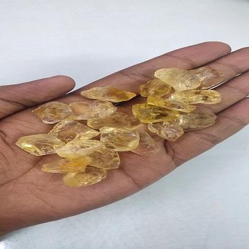 สีเหลือง