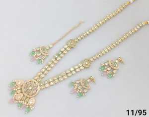 Diseño floral impresionante hecho a mano Zirconia cúbica moda indio largo joyería collar con pendiente y Mangtika conjunto para mujer - Product Image 5