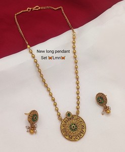 Pendentif rond traditionnel indien plaqué or Long Mala pendentif collier ensemble à la mode femmes avec correspondant boucle d'oreille pendentif ensemble - Product Image 1