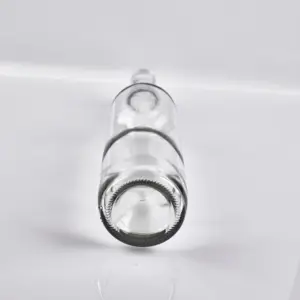 Bottiglia di vetro spiritoso personalizzata di alta qualità bottiglia di vetro da 750ml Whisky Tequila Vodka