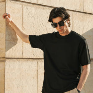 T-shirt vierge imprimé de logo personnalisé 100% coton de qualité supérieure à séchage rapide et respirant avec taille normale pour hommes - Product Image 5