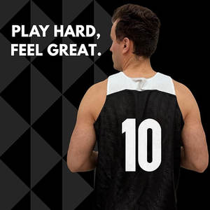 Conjunto de camiseta de baloncesto con cuello en V de la mejor calidad, pantalones cortos de uniforme universitario de talla grande sublimados digitales de secado rápido, diseño transpirable frontal - Product Image 3