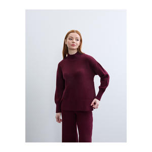 เสื้อสเวตเตอร์คอเต่าครึ่งตัวสำหรับผู้หญิงพร้อมดีเทลผ่าข้าง - Product Image 3