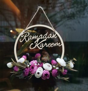 Ramadán Mubarak Corona metálica con símbolos islámicos en estilo moderno - Product Image 4