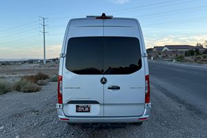 Fourgonnette exécutive Mercedes-Benz Sprinter 3500 d'occasion 2019 de Midwest Automotive Designs - Product Image 3