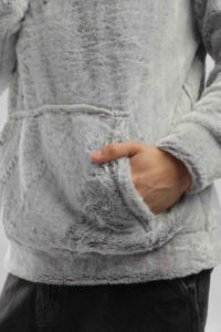 เสื้อฮู้ดขนเฟลซเชอร์ปาแบบยูนิเซ็กซ์  ผ้าฟลีซเนื้อนุ่ม  ลายเรียบ  สีพื้น  สำหรับฤดูหนาว  มีกระเป๋าหน้าขนาดใหญ่  ทรงหลวมสบาย  แบบ Ako - Product Image 4