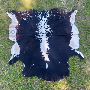 Wholesale Factory ISONZ Genuine Leather Hair-On Cow Hide for Interior Decoration Custom 1.2-2.0mm Thickness 30 Foot Custom Size - Product Image 1