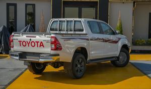 NOUVEAU TOYOTA HILUX SR5 GLXS GM/T DOUBLE CABINE 2026, 4 PORTES, MOTEUR ESSENCE V6 3.0L, TRANSMISSION MANUELLE - Product Image 3