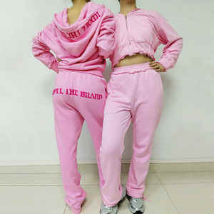 Ropa de calle personalizada chándal corte coser apliques desgastado bordado parche recortado Sudadera con capucha y pantalones de chándal conjunto chándales para mujeres - Product Image 1