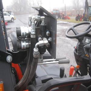 Achetez un tracteur agricole Kubota B3350 4x4 sub-compact multifonctionnel de 33 CV, maintenant disponible à prix de gros avantageux. - Product Image 6