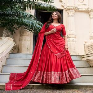 Dernière tenue de créateur à feuilles persistantes Pure Chanderi Lehenga Choli & Dupatta With Plain and Zari Weaving Work World Wide Exportateur - Product Image 1