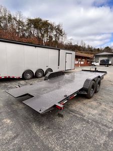 รถพ่วงออตโลว์ ปี 2026 ขนาด 22 ฟุต 12,000 ปอนด์ แบบไฮดรอลิกเต็มรูปแบบสำหรับบรรทุกยานยนต์และรถแข่ง พร้อมโครงสร้างแข็งแรงทนทานและระบบพื้นที่บรรทุกที่ใช้งานง่าย - Product Image 5