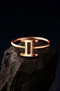 Anillo de Plata de Ley 925 con Baño de Oro Vermeil de 14k, Signo del Zodiaco Géminis Cristiano, Minimalista, Ajustable, Unisex, para Uso Diario - Product Image 4