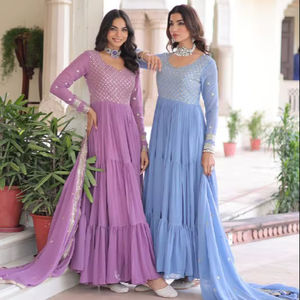 Presentamos la Nueva Colección de Dupattas de Fiesta en Faux Georgette con Lentejuelas y Bordado Zari, de Secado Rápido y Sin Arrugas - Product Image 1