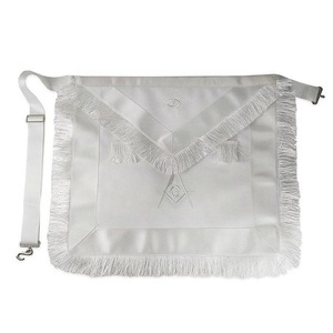 ปุ่มหนังสีขาวแบบ 3 มิติ บนผ้ากันเปื้อนมาสเตอร์เมสัน ปักด้วยเครื่องจักร ผลิตตามสั่งทุกสี - Product Image 2