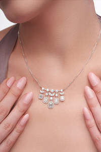 สร้อยคอทำมือประดับเพชรเลี้ยงในห้องปฏิบัติการ 546 กะรัต รุ่น Linings Petals ฝังในทองคำขาว 14K เครื่องประดับหรูหรา - Product Image 3