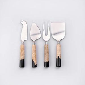 Juego de herramientas de corte de queso de acero inoxidable, diseño de bambú, mango de madera de Color Natural, chapado en oro, seguro para comida - Product Image 2