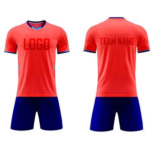 Uniforme de football pour hommes à séchage rapide facile à porter ensemble sublimé personnalisé pour jeunes avec impression de logo, y compris des chaussettes pour adultes - Product Image 1