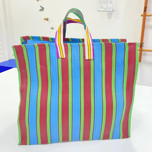 Bolsa de compras de nailon reutilizable ecológica con cremallera RPET Bolsas de playa de plástico recicladas tejidas a rayas hechas en la India - Product Image 1