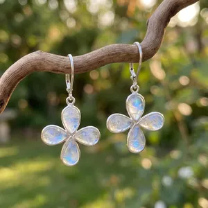 Pendientes colgantes de plata de ley 925 con diseño de flor, piedra lunar arcoíris y trébol, con engaste llamativo, ideales para el verano, regalo para mamá, amuleto de piedra de nacimiento de junio - Product Image 1